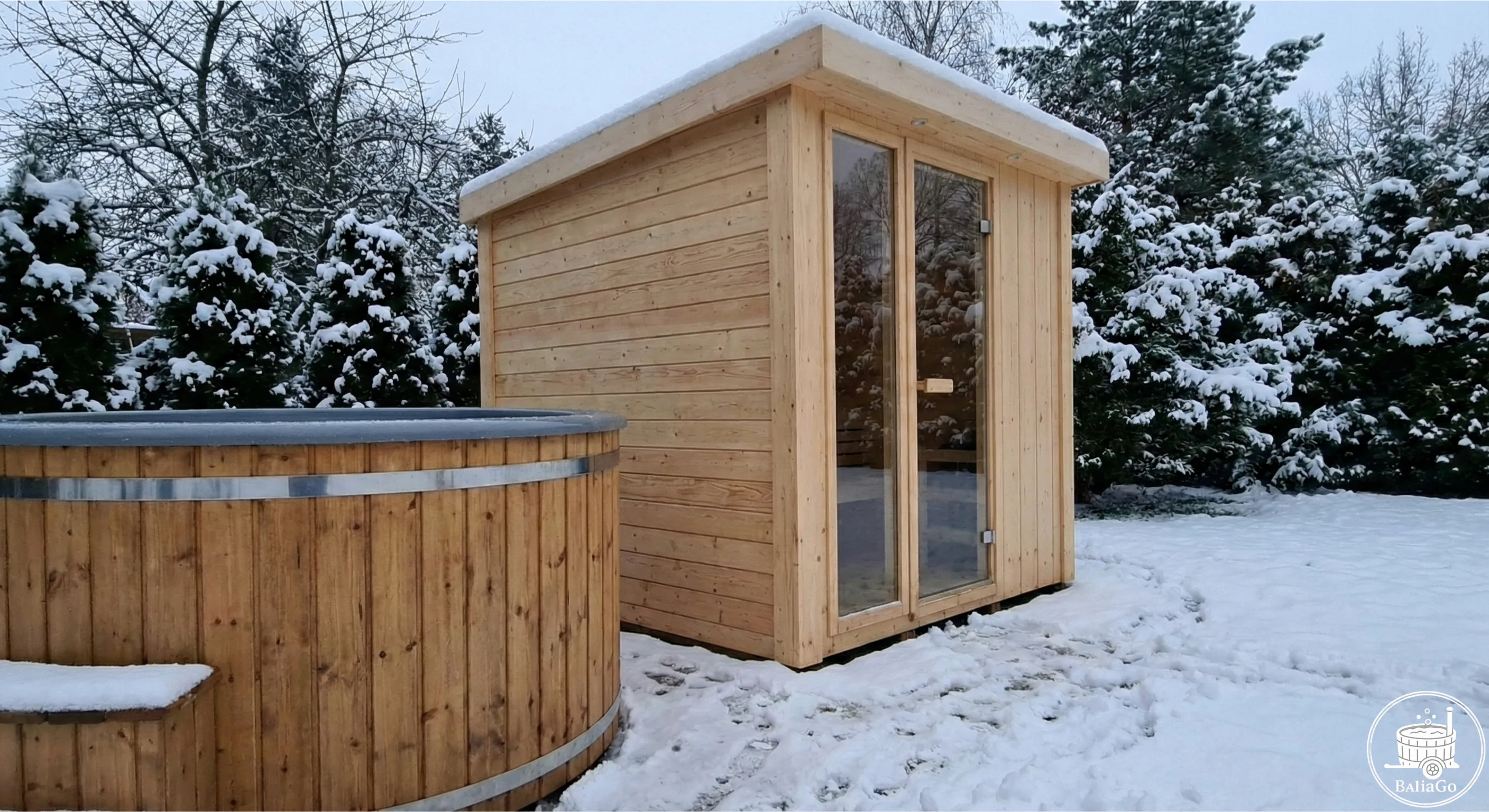 Sauna ogrodowa w otoczeniu natury